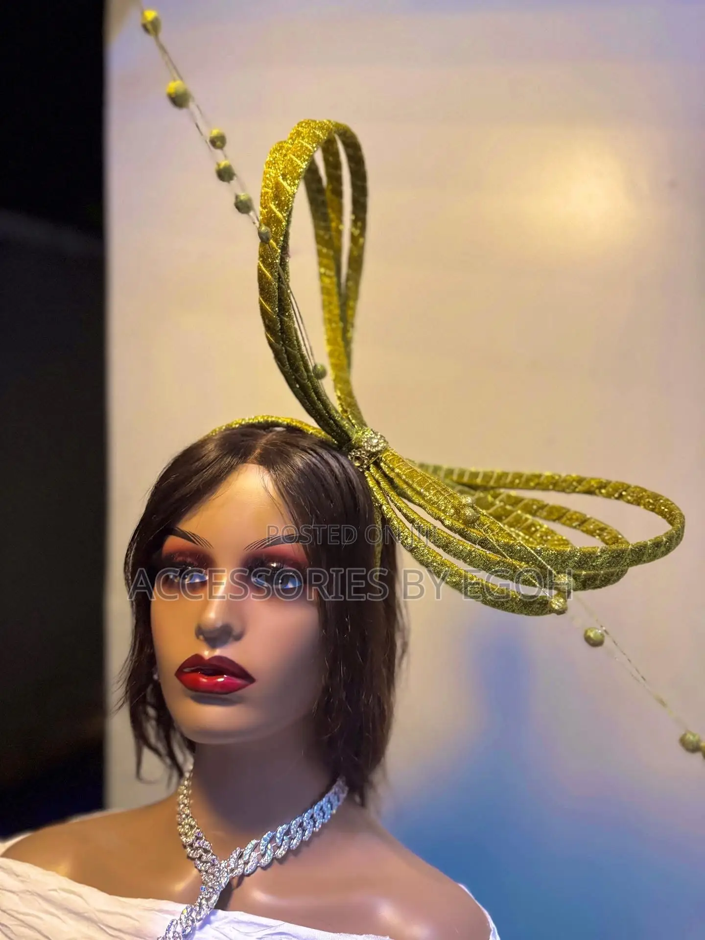 Classy Head Statement Fascinator