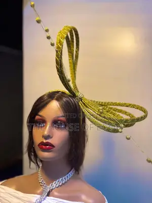 Classy Head Statement Fascinator