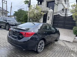Toyota Corolla XSE 4dr Sedan (1.8L 4cyl CVT) 2017 Black