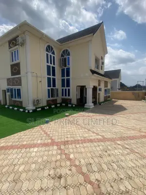 5bdrm Duplex in Lugbe District for rent