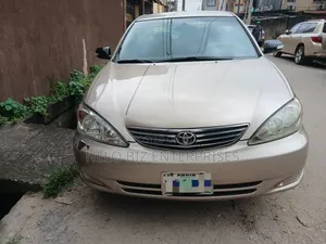 Toyota Camry 2005 Gold