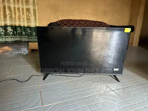 Used and Faulty (Screen Issues) Hisense Tv 40 Inches
