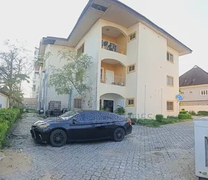 3bdrm Block of Flats in Lekki Phase 1 for rent
