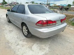 Honda Accord 2002 Silver