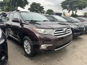 Toyota Highlander 2013 Red