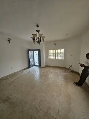 4bdrm Duplex in Zone B for rent