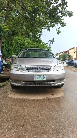 Toyota Corolla LE 2005 Gold