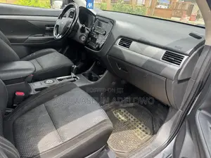 Mitsubishi Outlander SE FWD 2016 Gray