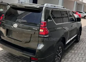 Toyota Land Cruiser Prado 2017 Gray
