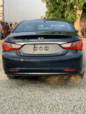 Hyundai Sonata Base Sedan FWD (2.4L 4cyl 6A) 2017 Black
