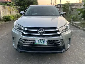 Toyota Highlander XLE 4dr SUV (3.5L 6cyl 6A) 2015 Silver