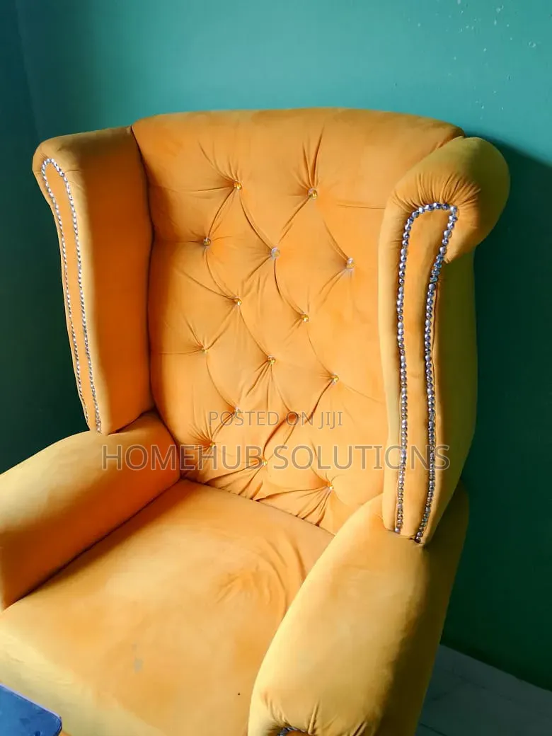 Single Sofa With Table