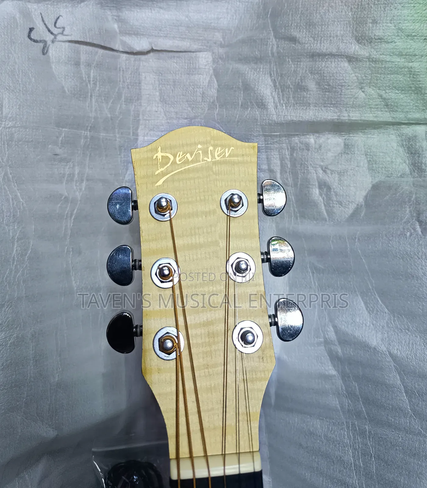Deviser Semi Acoustic Guitar