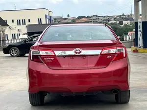 Toyota Camry SE 4dr Sedan (2.5L 4cyl 6A) 2013 Red