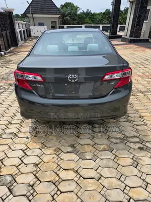 Toyota Camry LE 4dr Sedan (2.5L 4cyl 6A) 2012 Green