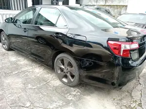 Toyota Camry SE V6 4dr Sedan (3.5L 6cyl 6A) 2012 Black
