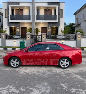 Toyota Camry SE 4dr Sedan (2.5L 4cyl 6A) 2014 Red