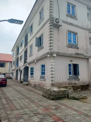 6bdrm Block of Flats in Igboloko, Ado / Ajah for sale