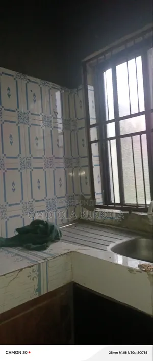 1bdrm Shared Apartment in Akins Estate, Ado / Ajah for rent
