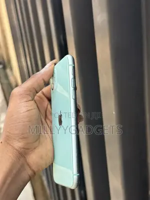 Apple iPhone 11 64 GB Green