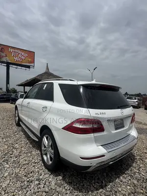 Mercedes-Benz M Class ML350 4MATIC 4dr SUV AWD (3.5L 6cyl 7A) 2014