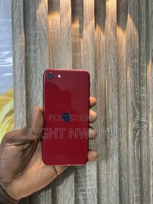 Apple iPhone SE (2022) 64 GB Red