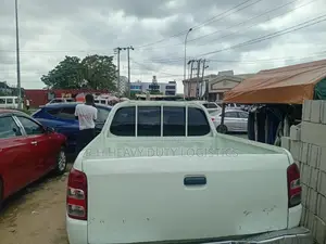 Mitsubishi L200 2010 White