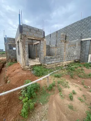 4bdrm Townhouse/Terrace in Fortress Fhemfel, Sabon Lugbe for sale