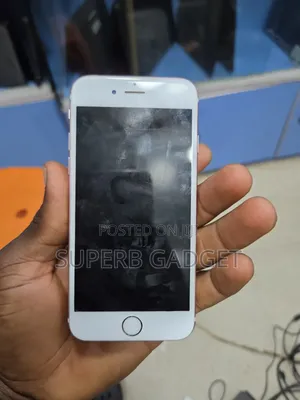 Apple iPhone 6s 16 GB Gold