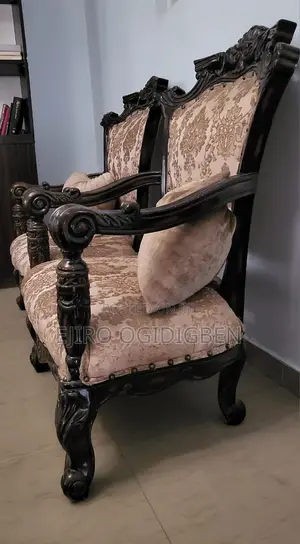 Royal 7-Piece Carved Wooden Living Room Sofa Set