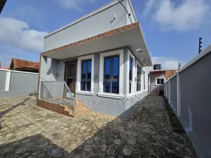 4bdrm Bungalow in Oke'Badan Estate., Ibadan for sale