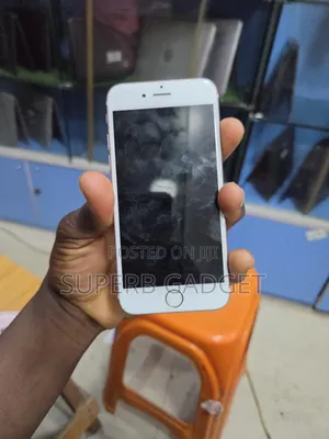 Apple iPhone 6s 16 GB Gold