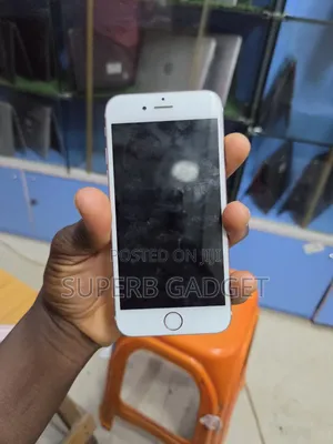 Apple iPhone 6s 16 GB Gold