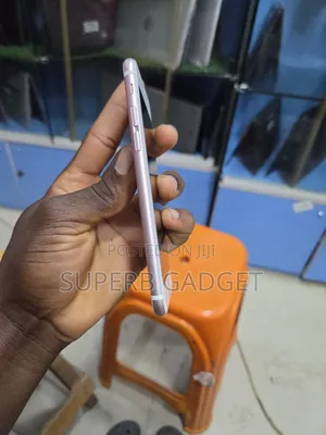 Apple iPhone 6s 16 GB Gold