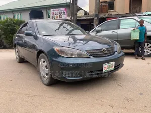 Toyota Camry 2004 Gray