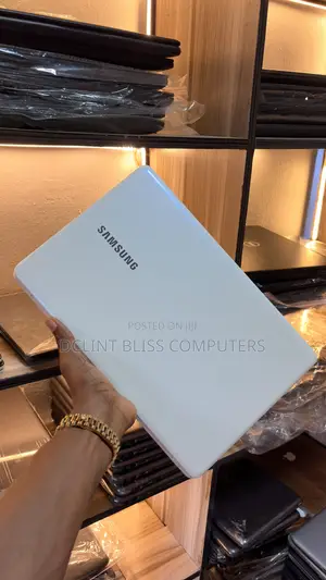 Laptop Samsung NP550P5C 8GB Intel Core i5 SSD 256GB