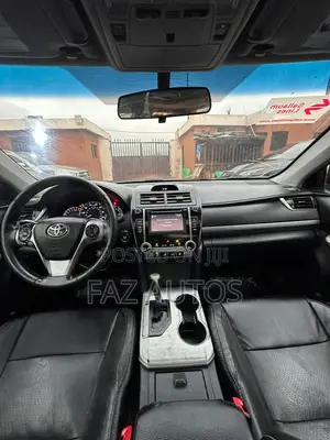 Toyota Camry SE V6 4dr Sedan (3.5L 6cyl 6A) 2013 Red
