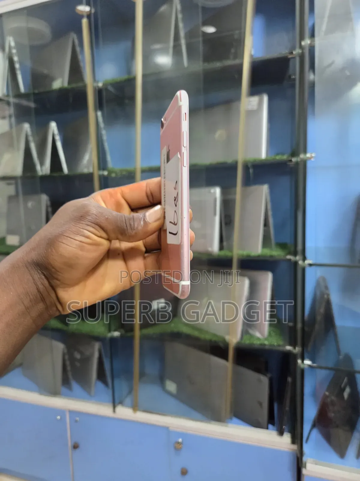 Apple iPhone 6s 16 GB Gold
