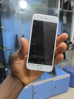 Apple iPhone 6s 16 GB Gold