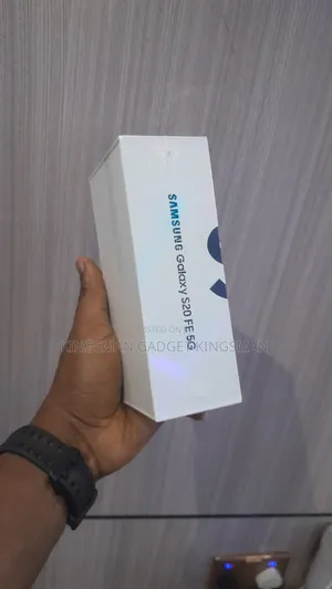 New Samsung Galaxy S20 FE 128 GB