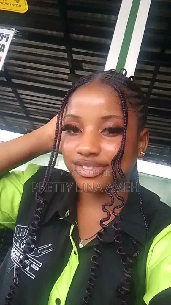 Waitress or Respeptionist