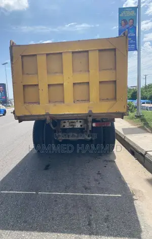 Heavy-Duty Truck