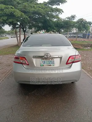 Toyota Camry LE 4dr Sedan (2.5L 4cyl 6AM) 2010 Silver