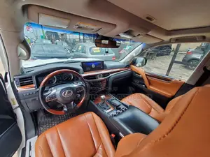 Lexus LX 570 (5 seats) AWD 2017 White