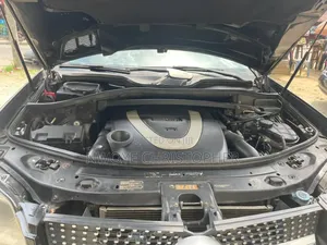 Mercedes-Benz 2524 2012 Black