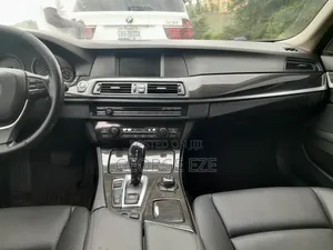 BMW 520i 2012 Black
