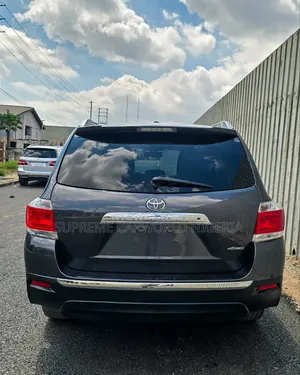 Toyota Highlander Limited 3.5l 4WD 2013 Gray