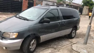 Toyota Sienna 2001 Gray