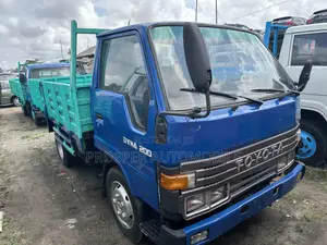 Toyota Dyna 200 Old Model Face