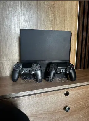 Ps4 Slim 512gb + 2 Dualshock 4 Controllers Black Silver Pod Ojo Lagos